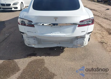 2015 Tesla Model S 70D/85D/P85D z USA, uszkodzony, nr VIN 5YJSA1H29FF086176